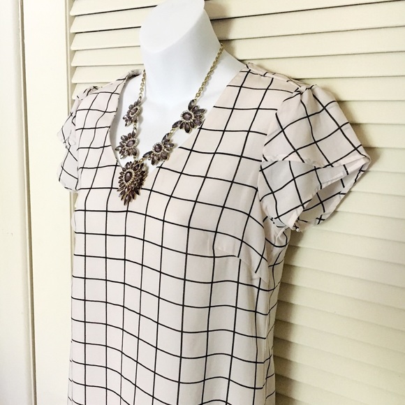 Black & White Grid Print Shift Dress - Picture 5 of 6